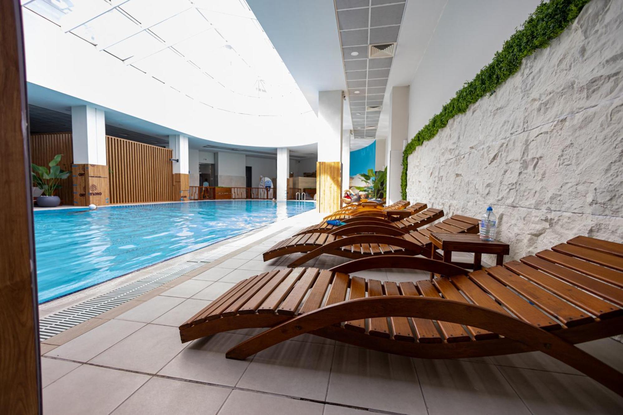 18Th & 16H Floor Secure Luxury Condos With Pool & Fitness Included In Price Escópia Exterior foto