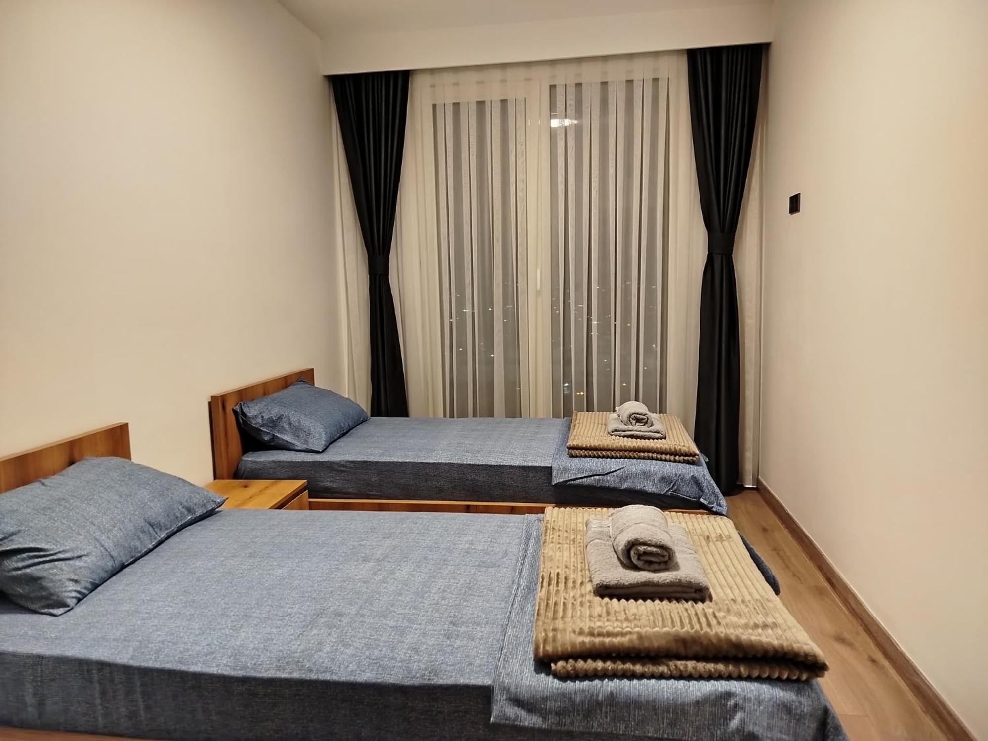 18Th & 16H Floor Secure Luxury Condos With Pool & Fitness Included In Price Escópia Exterior foto