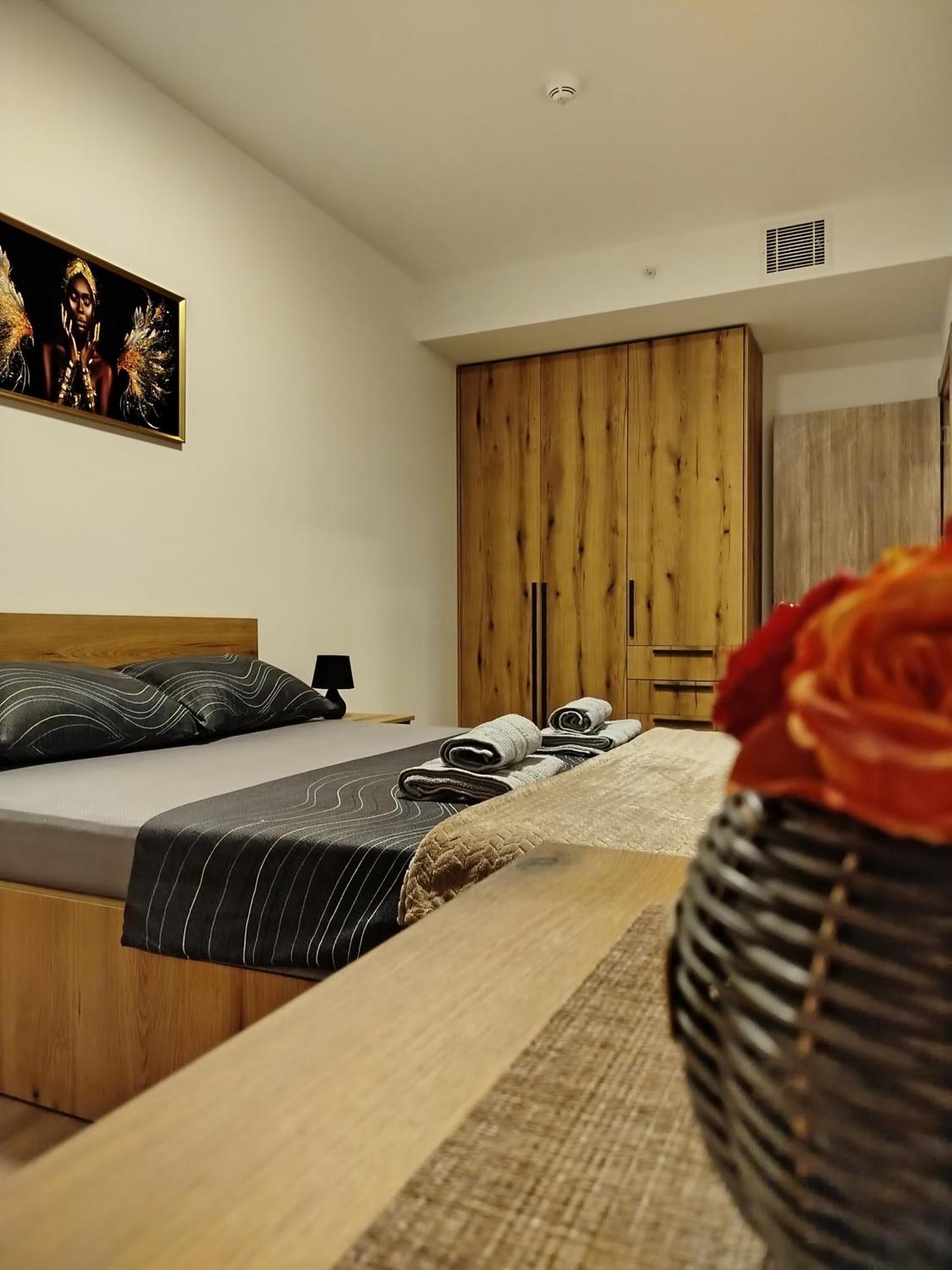 18Th & 16H Floor Secure Luxury Condos With Pool & Fitness Included In Price Escópia Exterior foto