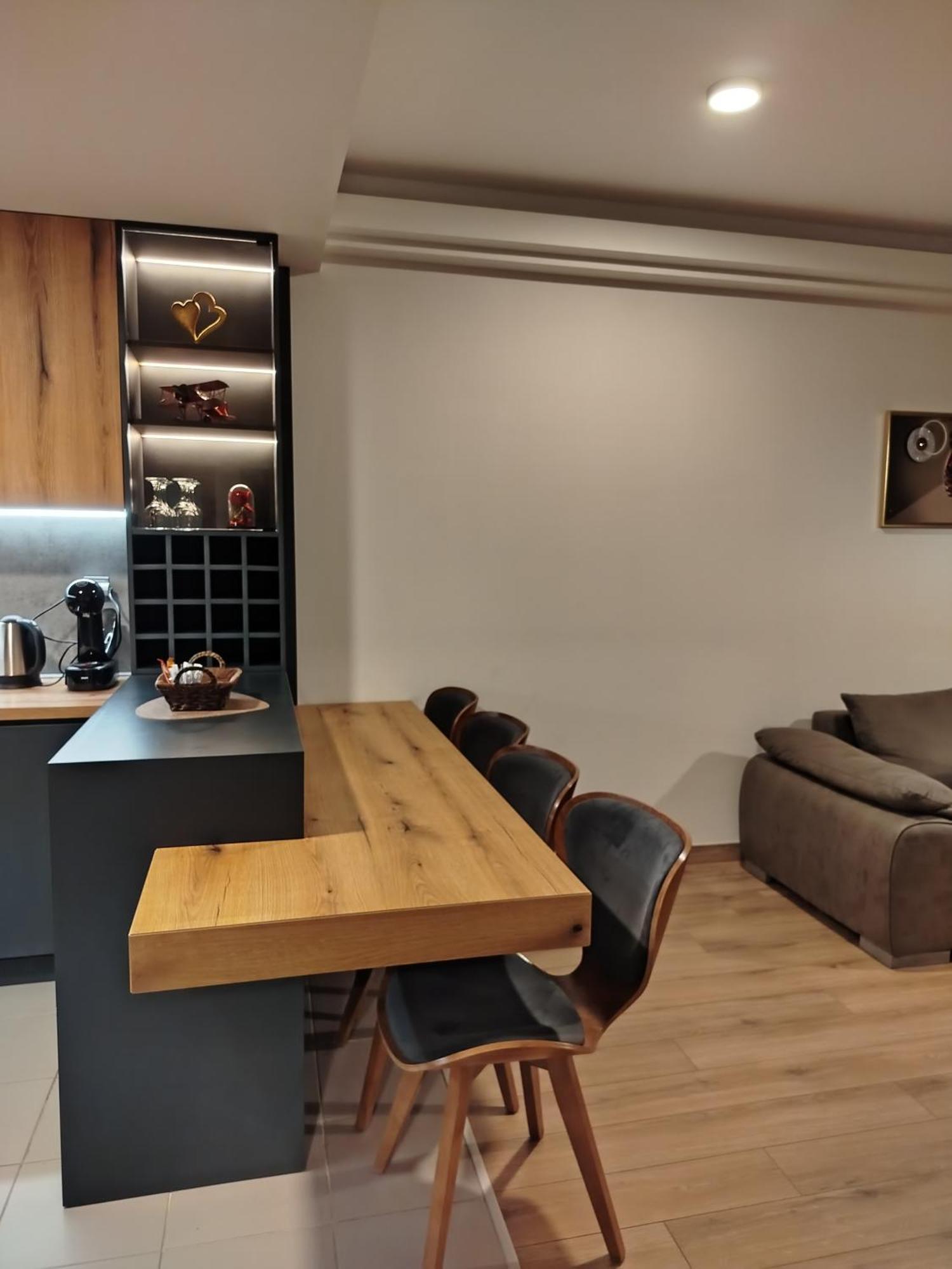 18Th & 16H Floor Secure Luxury Condos With Pool & Fitness Included In Price Escópia Exterior foto